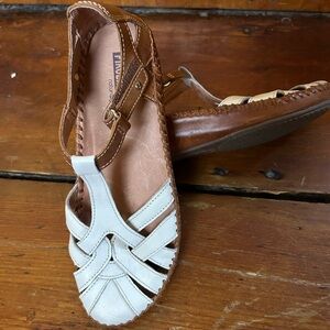 Pikolinos P. Vallarta -Closed  toe Sandals Women's Size 5.5